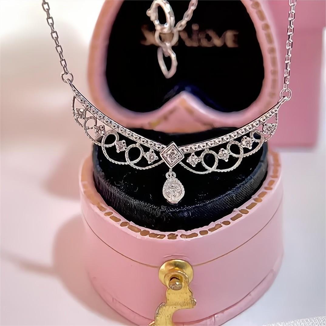 Lace Hollowed-out Pattern Cubic Zirconia Inlaid Chain Necklace